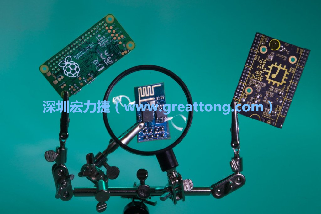 A Raspberry Pi Zero、ESP8266和CHIP。