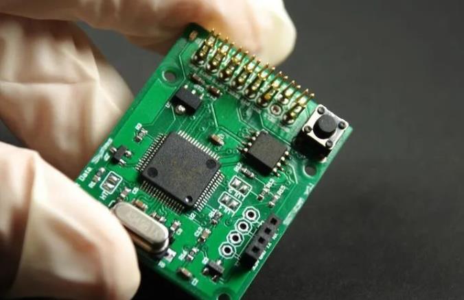 PCBA加工廠家如何正確處理濕敏元件？