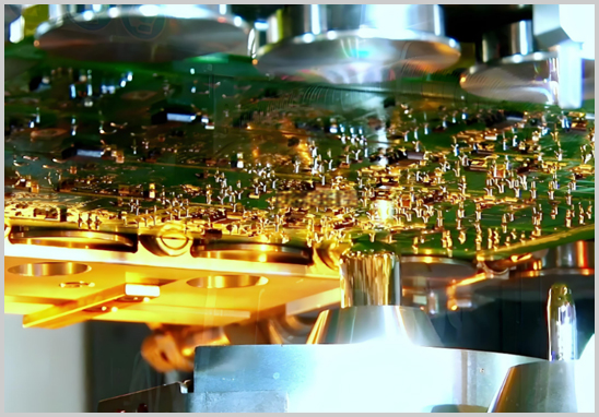 DIP插件焊接：選擇性波峰焊與傳統(tǒng)波峰焊的區(qū)別及應用